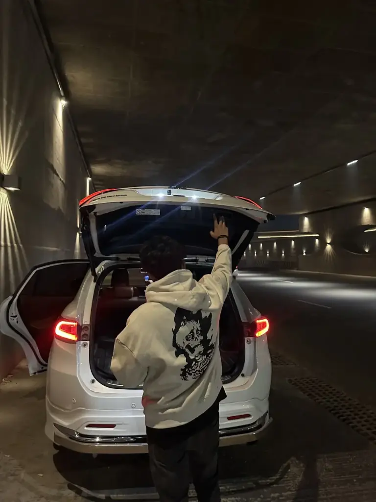 Off White Hoodie (M)