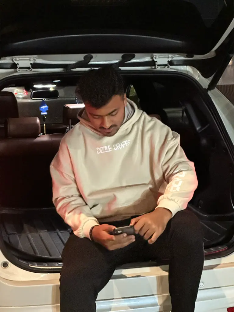 Off White Hoodie (M)